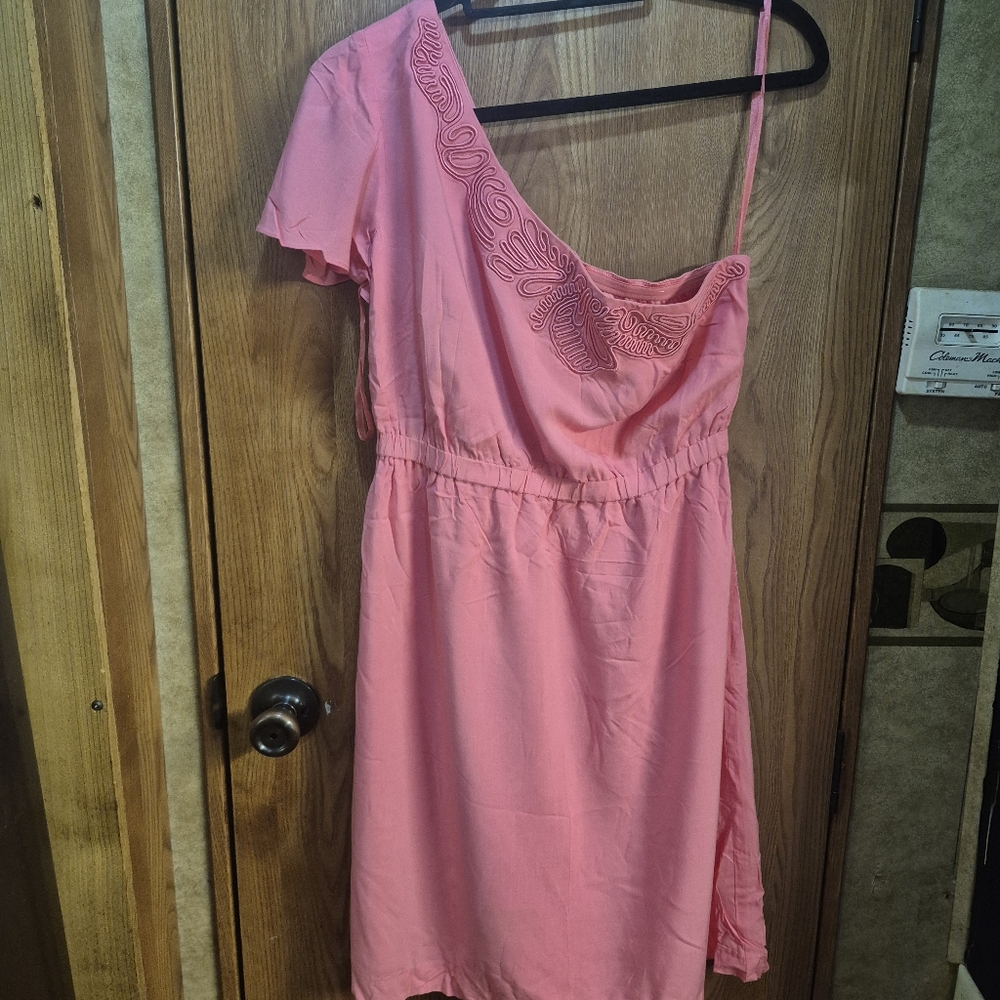 Gianni Bini Pink One-Shoulder Embroidered Dress.  Box 37